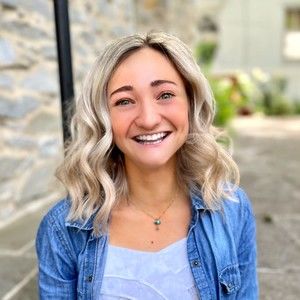 Meet your Posher, Ellis abigail